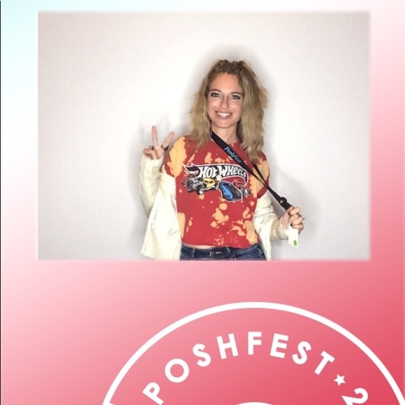 Meet your Posher, Carrie! - Picture 3 of 10